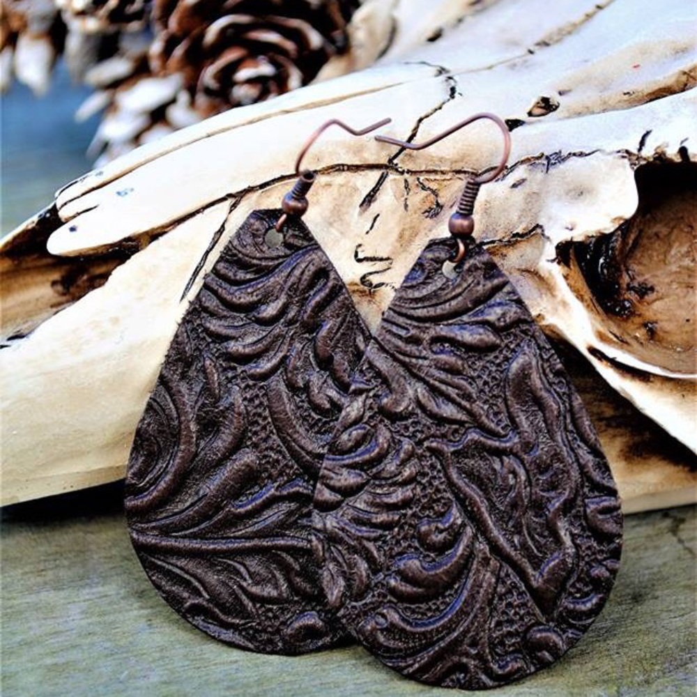 Leather earrings